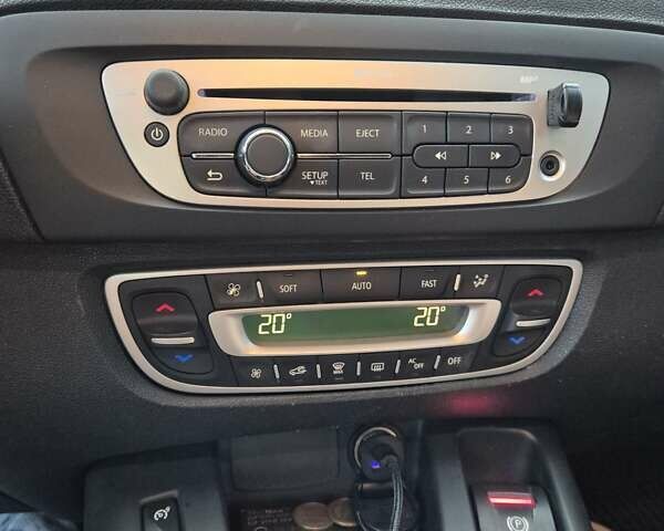 Синий Рено Гранд Сценик, объемом двигателя 1.5 л и пробегом 181 тыс. км за 9300 $, фото 9 на Automoto.ua