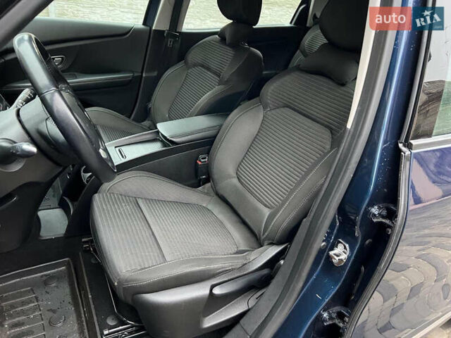 Синий Рено Гранд Сценик, объемом двигателя 1.5 л и пробегом 266 тыс. км за 13800 $, фото 5 на Automoto.ua