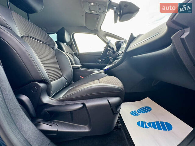 Синій Рено Гранд Сценік, об'ємом двигуна 1.7 л та пробігом 233 тис. км за 15800 $, фото 24 на Automoto.ua