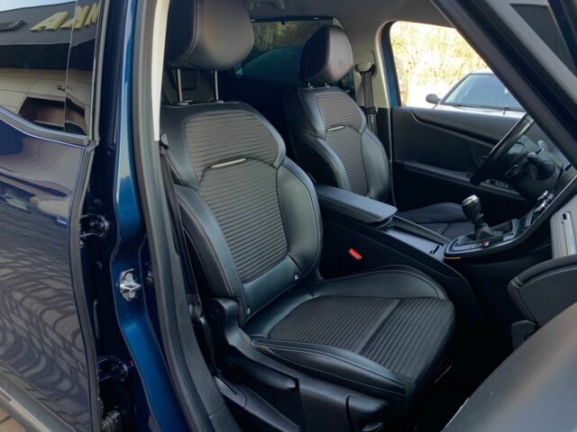 Синій Рено Гранд Сценік, об'ємом двигуна 1.7 л та пробігом 137 тис. км за 17499 $, фото 15 на Automoto.ua