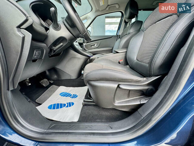 Синій Рено Гранд Сценік, об'ємом двигуна 1.7 л та пробігом 233 тис. км за 15800 $, фото 35 на Automoto.ua