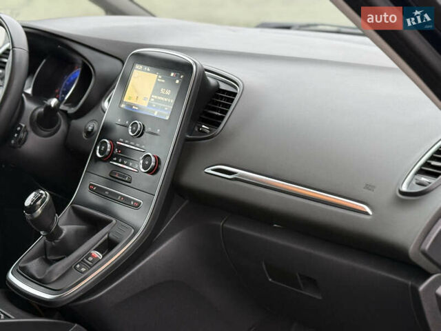 Синий Рено Гранд Сценик, объемом двигателя 1.75 л и пробегом 215 тыс. км за 15400 $, фото 39 на Automoto.ua