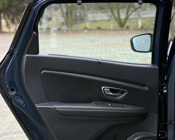 Синий Рено Гранд Сценик, объемом двигателя 1.75 л и пробегом 215 тыс. км за 15400 $, фото 53 на Automoto.ua