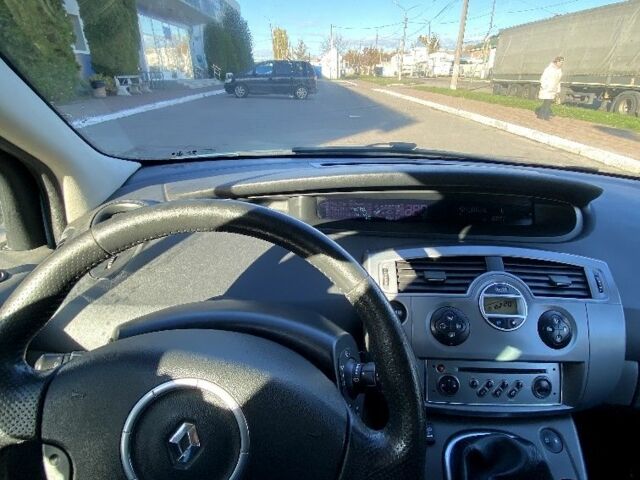 Синий Рено Гранд Сценик, объемом двигателя 2 л и пробегом 226 тыс. км за 4550 $, фото 3 на Automoto.ua