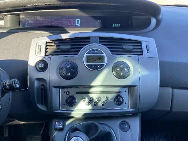 Синий Рено Гранд Сценик, объемом двигателя 2 л и пробегом 226 тыс. км за 4550 $, фото 4 на Automoto.ua