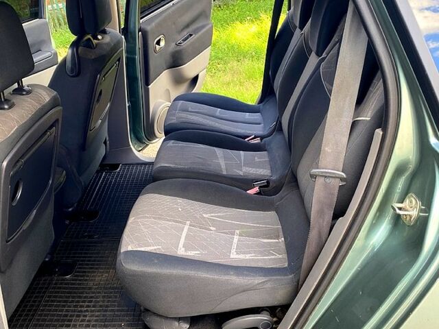 Зеленый Рено Гранд Сценик, объемом двигателя 2 л и пробегом 253 тыс. км за 5300 $, фото 8 на Automoto.ua