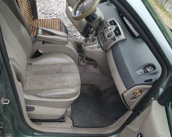 Зеленый Рено Гранд Сценик, объемом двигателя 1.87 л и пробегом 399 тыс. км за 3200 $, фото 5 на Automoto.ua