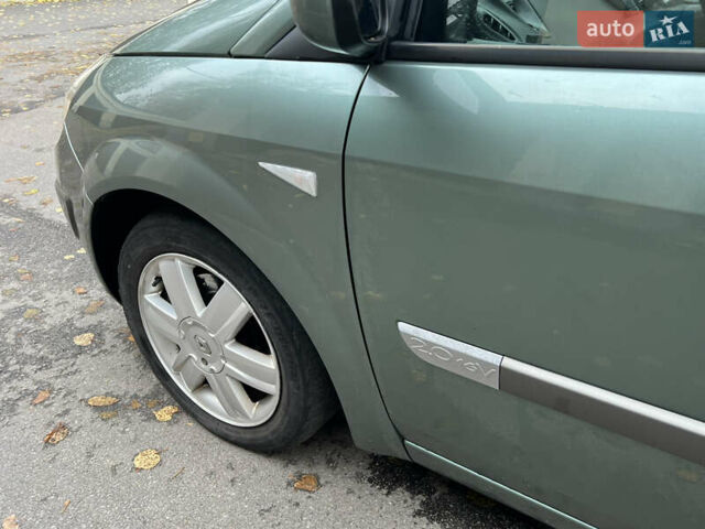 Рено Гранд Сценік 2005 у Вінниці на Automoto.ua Зелений Рено Гранд Сценік, об'ємом двигуна 2 л та пробігом 281 тис. км за 3950 $, фото 8 на Automoto.ua