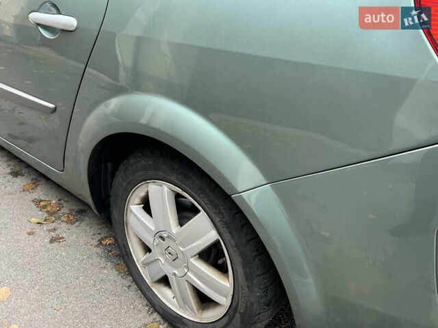 Рено Гранд Сценік 2005 у Вінниці на Automoto.ua Зелений Рено Гранд Сценік, об'ємом двигуна 2 л та пробігом 281 тис. км за 3950 $, фото 10 на Automoto.ua