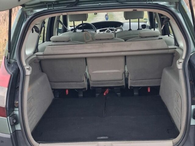 Зелений Рено Гранд Сценік, об'ємом двигуна 1.9 л та пробігом 315 тис. км за 5500 $, фото 4 на Automoto.ua