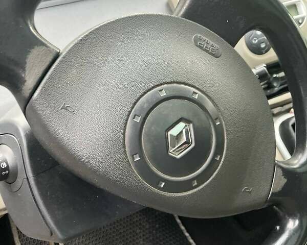 Зеленый Рено Гранд Сценик, объемом двигателя 2 л и пробегом 249 тыс. км за 4950 $, фото 11 на Automoto.ua