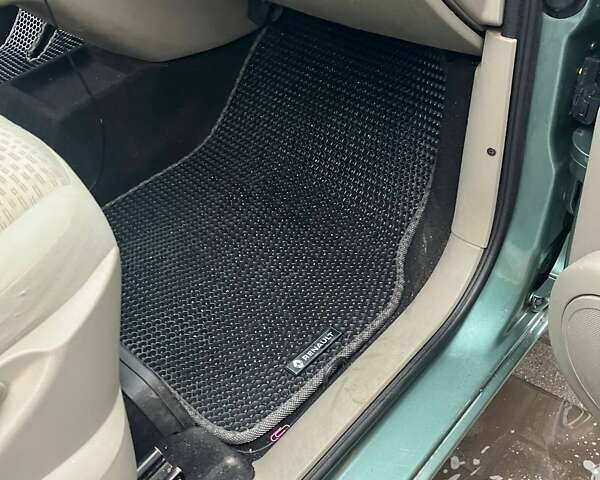 Зеленый Рено Гранд Сценик, объемом двигателя 2 л и пробегом 249 тыс. км за 4950 $, фото 7 на Automoto.ua