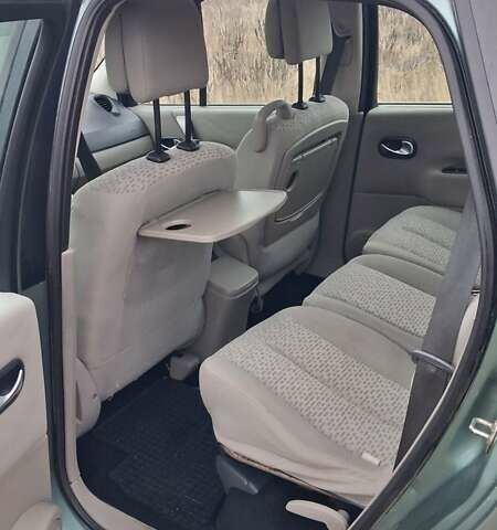 Зелений Рено Гранд Сценік, об'ємом двигуна 1.9 л та пробігом 315 тис. км за 5300 $, фото 4 на Automoto.ua