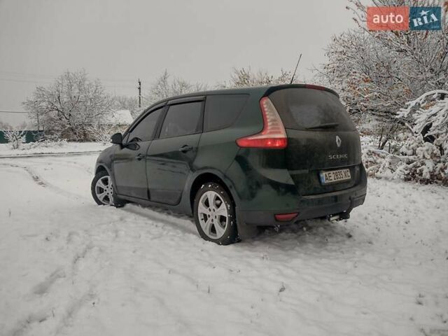 Зеленый Рено Гранд Сценик, объемом двигателя 1.9 л и пробегом 389 тыс. км за 6800 $, фото 9 на Automoto.ua