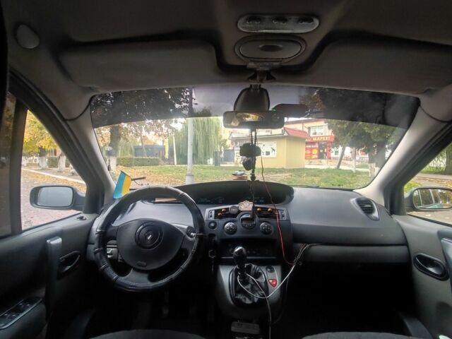 Зелений Рено Гранд Сценік, об'ємом двигуна 1.9 л та пробігом 420 тис. км за 4500 $, фото 5 на Automoto.ua