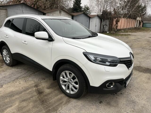 Белый Рено Kadjar, объемом двигателя 1.5 л и пробегом 162 тыс. км за 16750 $, фото 2 на Automoto.ua