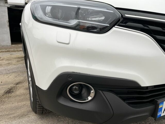Белый Рено Kadjar, объемом двигателя 1.5 л и пробегом 162 тыс. км за 16750 $, фото 3 на Automoto.ua