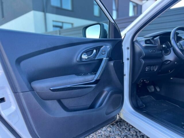 Белый Рено Kadjar, объемом двигателя 1.5 л и пробегом 258 тыс. км за 14600 $, фото 21 на Automoto.ua