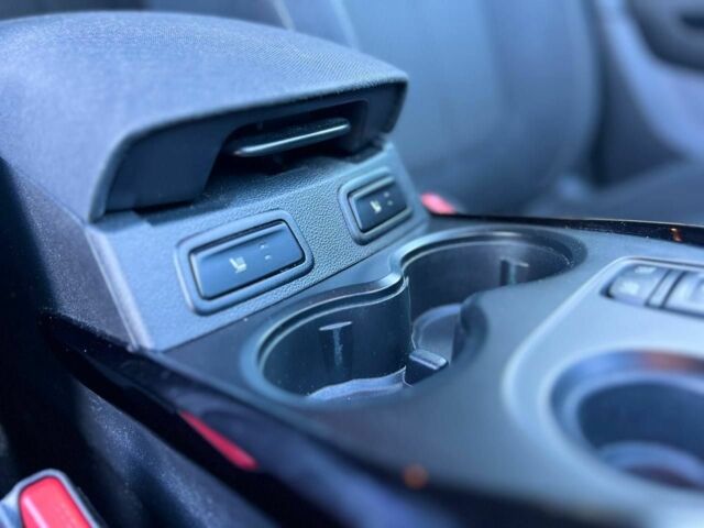 Белый Рено Kadjar, объемом двигателя 1.5 л и пробегом 258 тыс. км за 14600 $, фото 13 на Automoto.ua