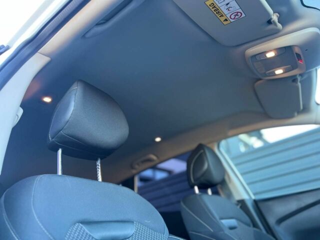 Белый Рено Kadjar, объемом двигателя 1.5 л и пробегом 258 тыс. км за 14600 $, фото 14 на Automoto.ua