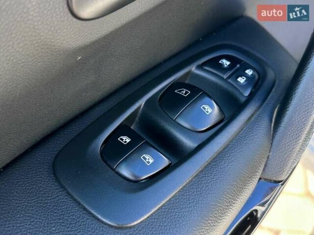 Белый Рено Kadjar, объемом двигателя 1.46 л и пробегом 170 тыс. км за 14200 $, фото 27 на Automoto.ua