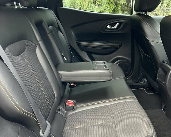 Белый Рено Kadjar, объемом двигателя 1.6 л и пробегом 252 тыс. км за 17800 $, фото 108 на Automoto.ua