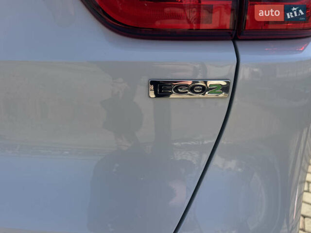 Білий Рено Kadjar, об'ємом двигуна 1.5 л та пробігом 240 тис. км за 14900 $, фото 25 на Automoto.ua