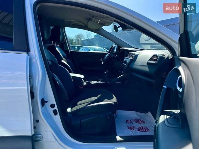 Белый Рено Kadjar, объемом двигателя 1.46 л и пробегом 170 тыс. км за 14200 $, фото 35 на Automoto.ua