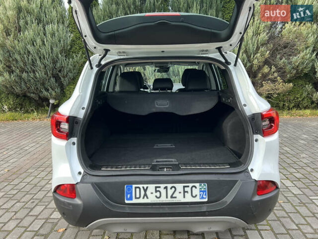 Белый Рено Kadjar, объемом двигателя 1.6 л и пробегом 252 тыс. км за 17800 $, фото 136 на Automoto.ua