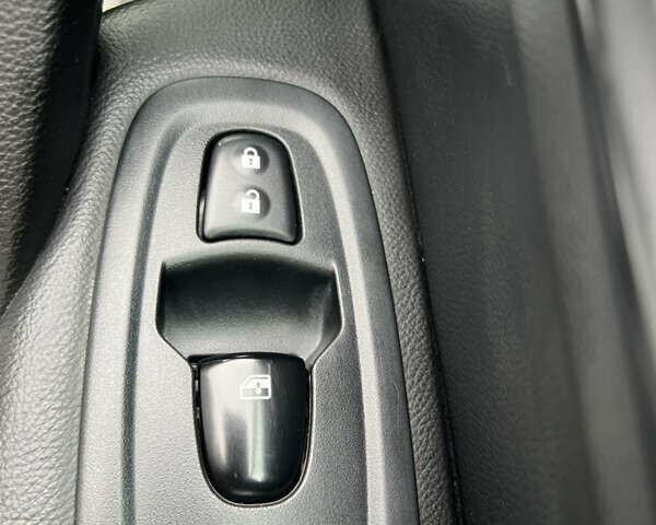 Белый Рено Kadjar, объемом двигателя 1.6 л и пробегом 252 тыс. км за 17800 $, фото 81 на Automoto.ua