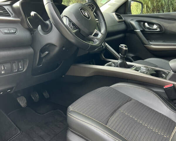 Белый Рено Kadjar, объемом двигателя 1.6 л и пробегом 252 тыс. км за 17800 $, фото 73 на Automoto.ua