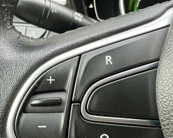 Белый Рено Kadjar, объемом двигателя 1.6 л и пробегом 252 тыс. км за 16850 $, фото 63 на Automoto.ua