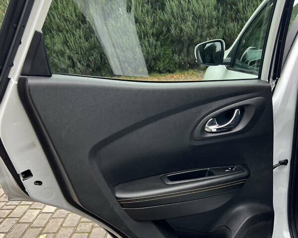 Белый Рено Kadjar, объемом двигателя 1.6 л и пробегом 252 тыс. км за 17800 $, фото 74 на Automoto.ua