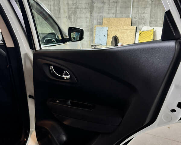 Білий Рено Kadjar, об'ємом двигуна 1.46 л та пробігом 150 тис. км за 16400 $, фото 25 на Automoto.ua