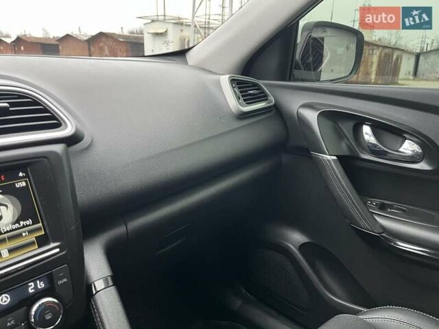 Білий Рено Kadjar, об'ємом двигуна 1.46 л та пробігом 162 тис. км за 16750 $, фото 10 на Automoto.ua