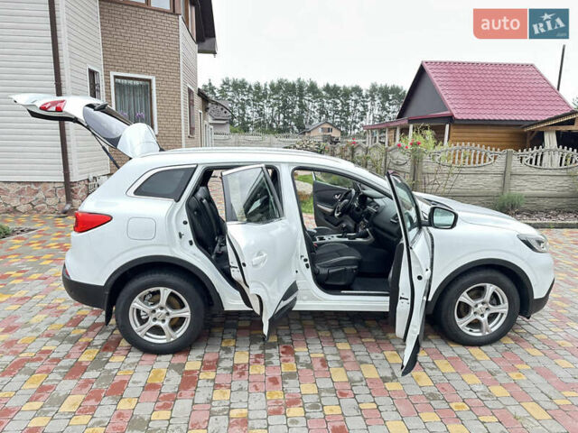 Білий Рено Kadjar, об'ємом двигуна 1.6 л та пробігом 210 тис. км за 13799 $, фото 11 на Automoto.ua