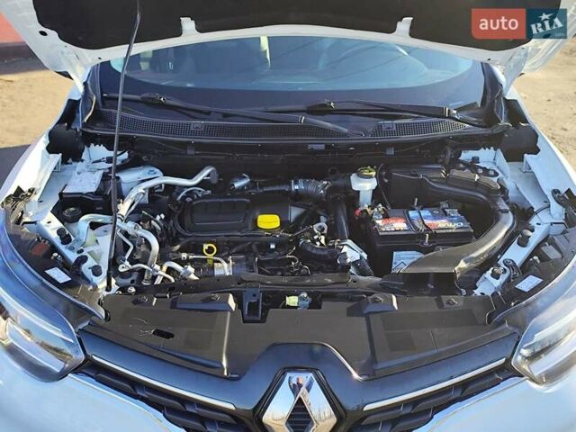Белый Рено Kadjar, объемом двигателя 1.6 л и пробегом 119 тыс. км за 16300 $, фото 39 на Automoto.ua