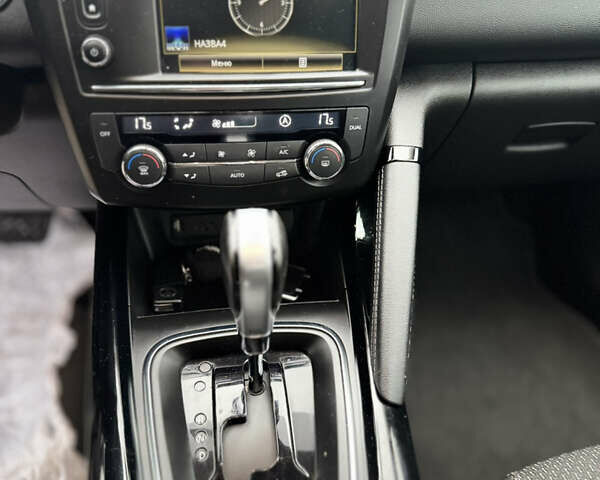 Белый Рено Kadjar, объемом двигателя 1.46 л и пробегом 177 тыс. км за 15900 $, фото 19 на Automoto.ua