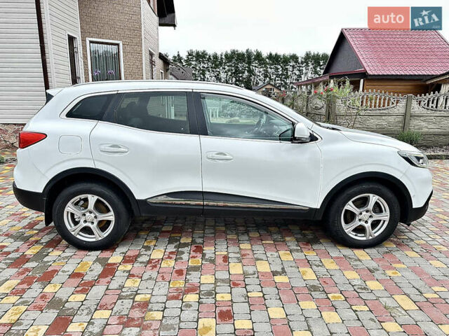 Білий Рено Kadjar, об'ємом двигуна 1.6 л та пробігом 210 тис. км за 13799 $, фото 3 на Automoto.ua