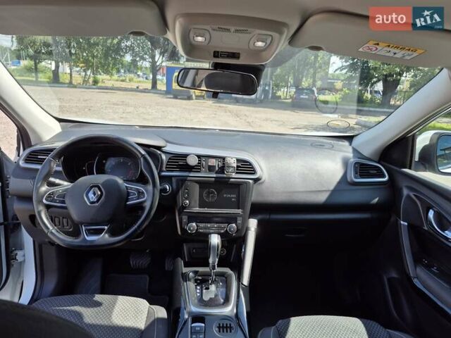 Белый Рено Kadjar, объемом двигателя 1.46 л и пробегом 177 тыс. км за 16600 $, фото 18 на Automoto.ua