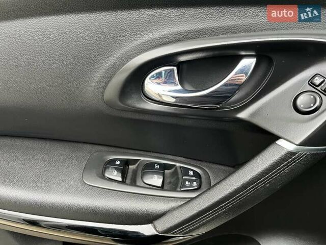Білий Рено Kadjar, об'ємом двигуна 1.46 л та пробігом 162 тис. км за 16750 $, фото 8 на Automoto.ua