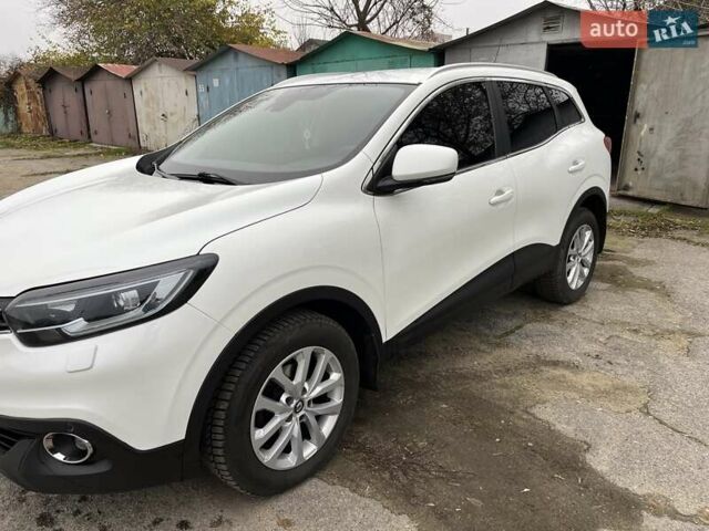 Білий Рено Kadjar, об'ємом двигуна 1.46 л та пробігом 162 тис. км за 16750 $, фото 2 на Automoto.ua