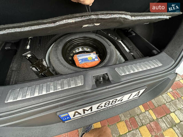 Білий Рено Kadjar, об'ємом двигуна 1.6 л та пробігом 210 тис. км за 13799 $, фото 37 на Automoto.ua
