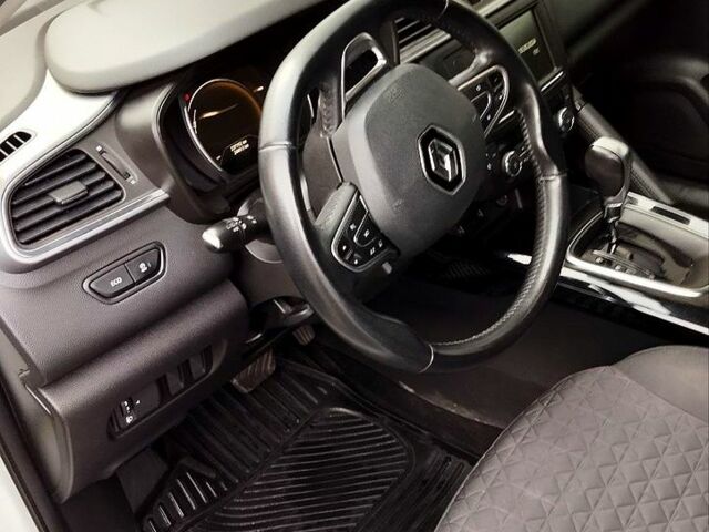 Белый Рено Kadjar, объемом двигателя 1.5 л и пробегом 227 тыс. км за 15400 $, фото 10 на Automoto.ua