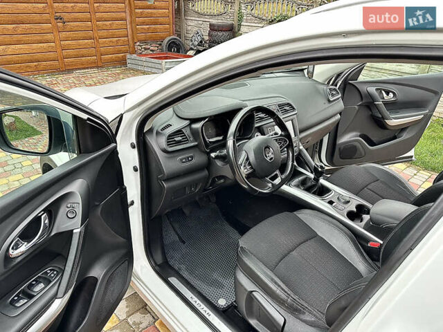 Білий Рено Kadjar, об'ємом двигуна 1.6 л та пробігом 210 тис. км за 13799 $, фото 24 на Automoto.ua