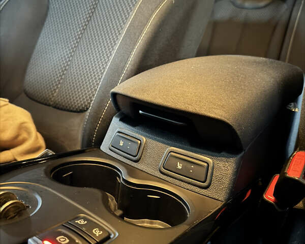 Білий Рено Kadjar, об'ємом двигуна 1.46 л та пробігом 150 тис. км за 16400 $, фото 39 на Automoto.ua