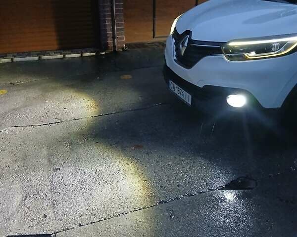 Белый Рено Kadjar, объемом двигателя 1.47 л и пробегом 260 тыс. км за 15500 $, фото 1 на Automoto.ua