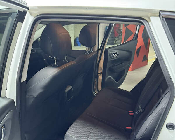 Білий Рено Kadjar, об'ємом двигуна 1.46 л та пробігом 150 тис. км за 16400 $, фото 22 на Automoto.ua