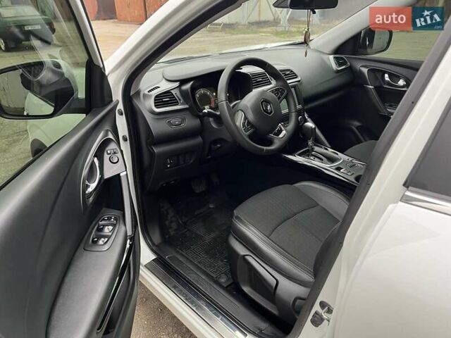 Білий Рено Kadjar, об'ємом двигуна 1.46 л та пробігом 162 тис. км за 16750 $, фото 6 на Automoto.ua