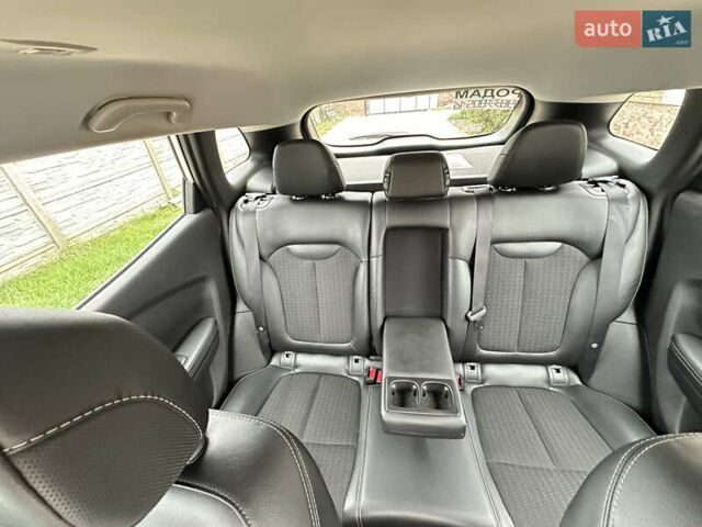 Білий Рено Kadjar, об'ємом двигуна 1.6 л та пробігом 210 тис. км за 13799 $, фото 51 на Automoto.ua